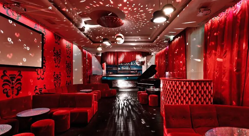 Hotel 3.14 Канны
