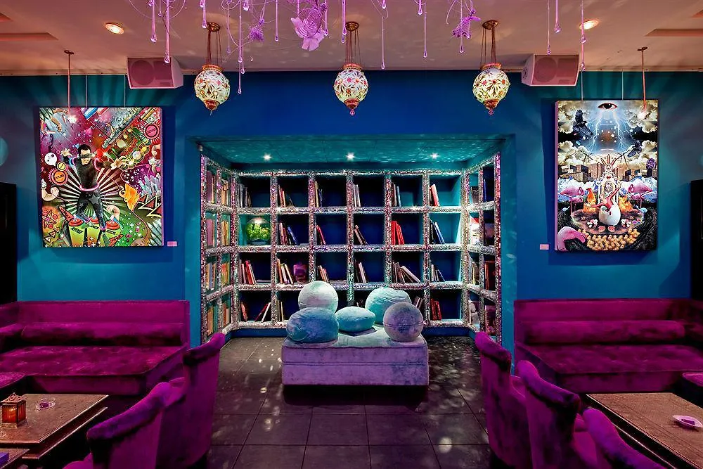 ****  Hotel 3.14 Cannes France